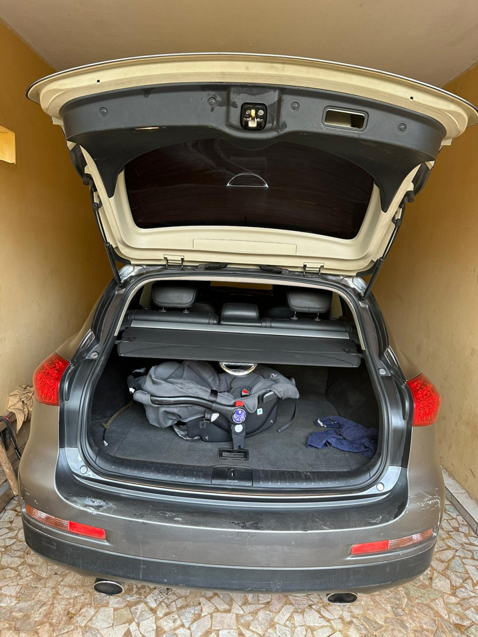 INFINITI EX35, Voitures, Conakry