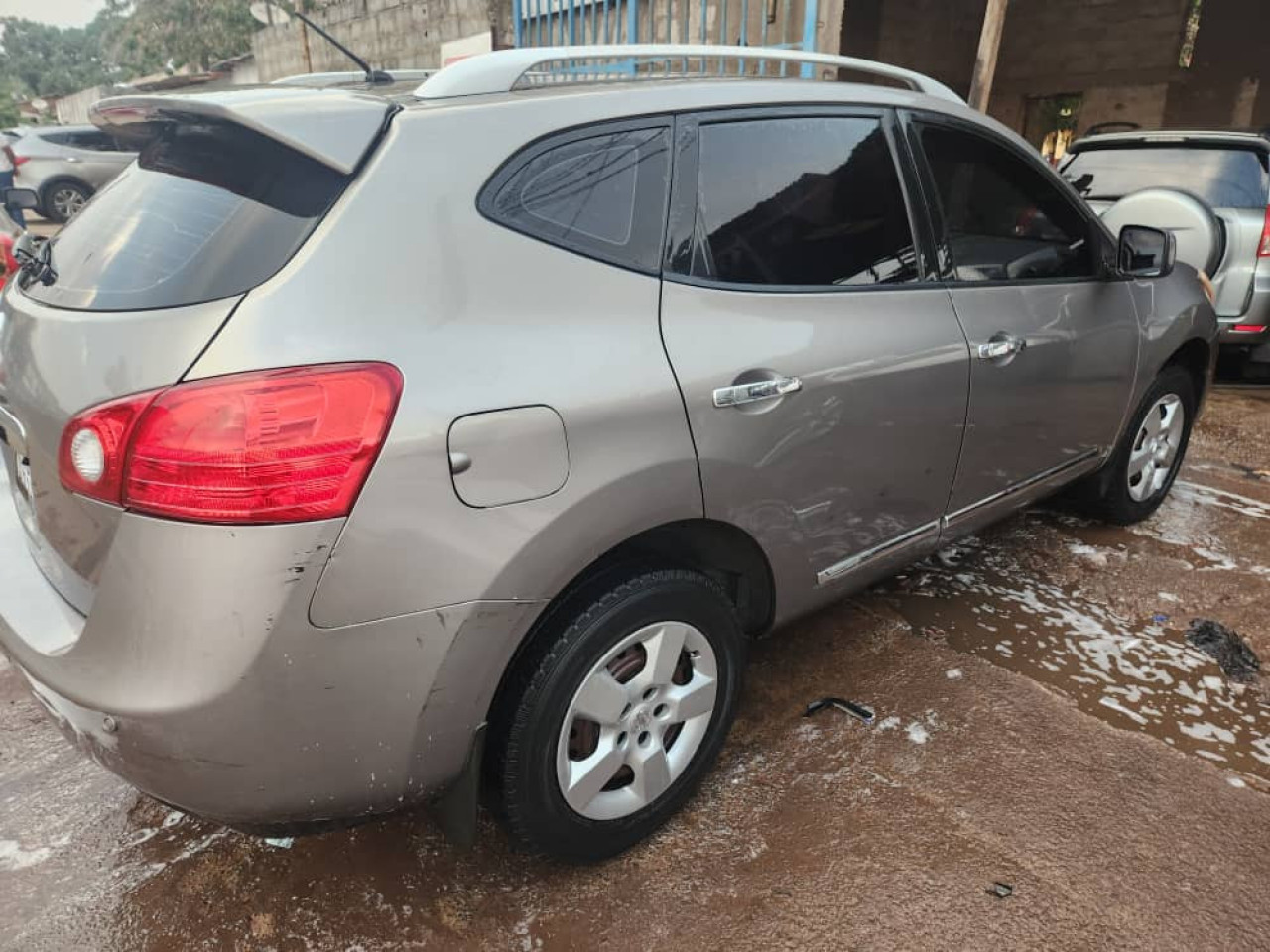 Nissan Rogue, Voitures, Conakry