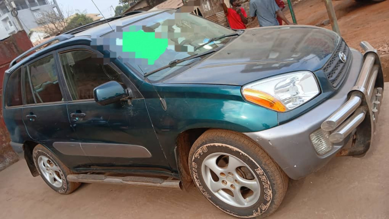 TOYOTA RAV4 INTERMÉDIAIRE, Voitures, Conakry