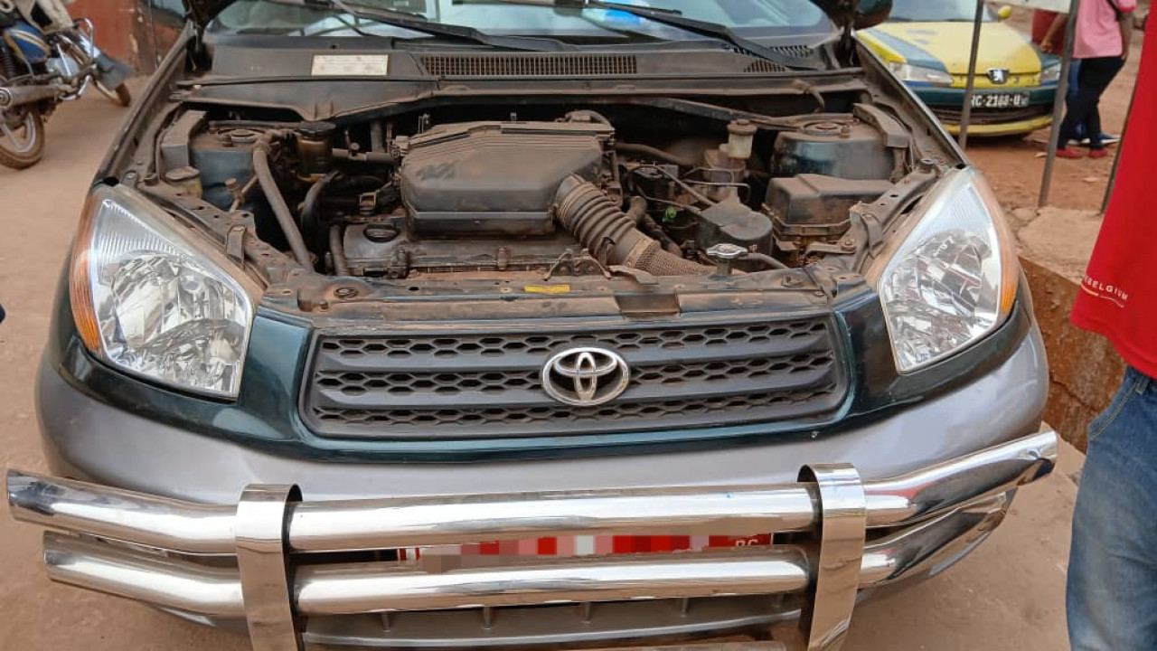 TOYOTA RAV4 INTERMÉDIAIRE, Voitures, Conakry