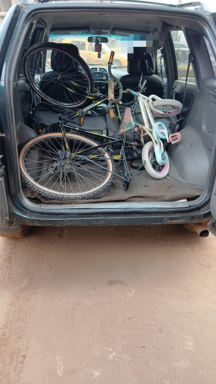 TOYOTA RAV4 INTERMÉDIAIRE, Voitures, Conakry