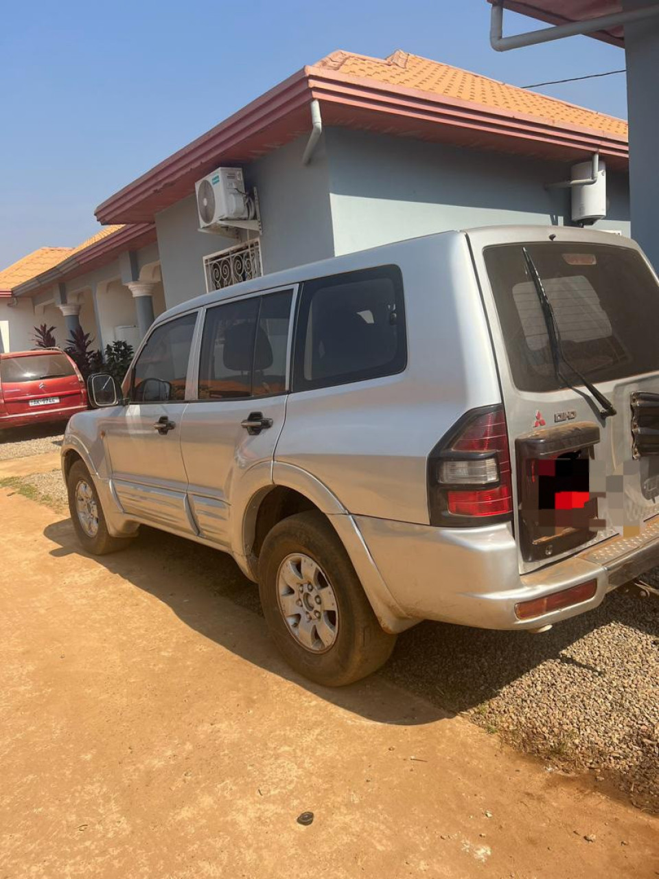 MITSUBISHI PAJERO V8, Voitures, Conakry