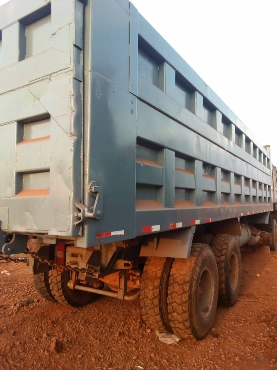 CAMION HOWO 12 ROUES, Camions - Autobus, Conakry