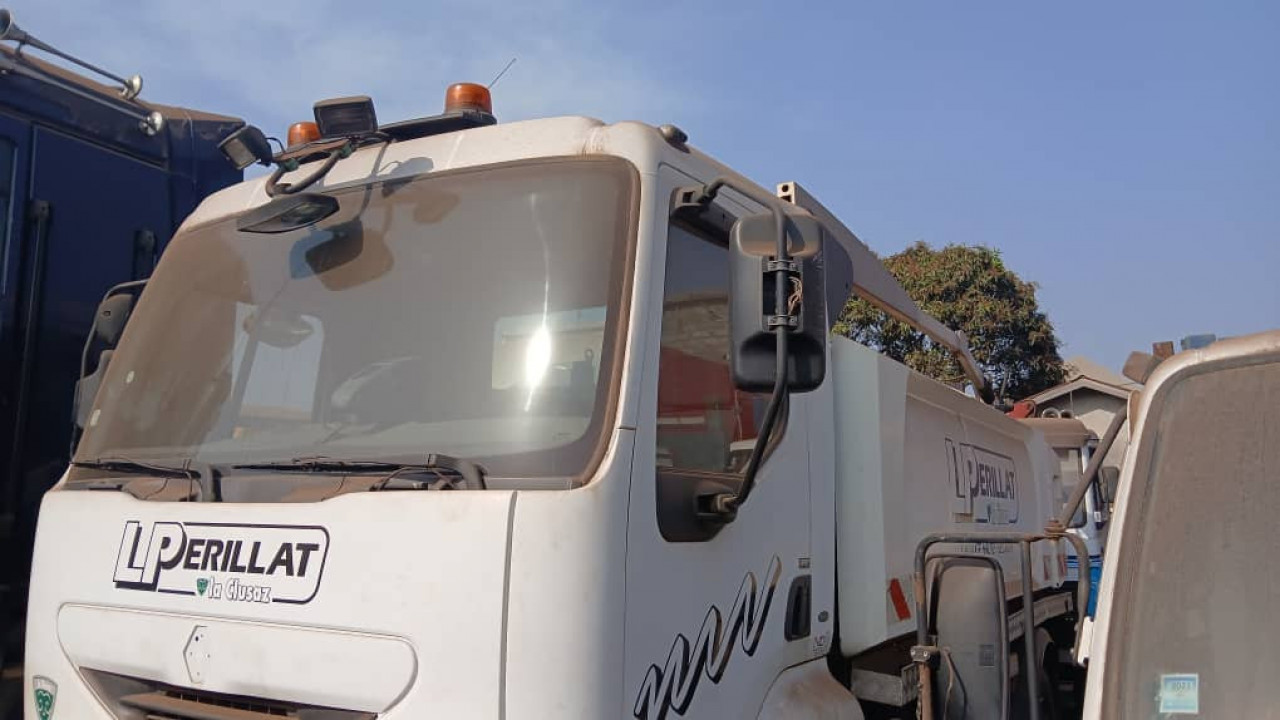 CITERNE 11000 LITRES, Camions - Autobus, Conakry