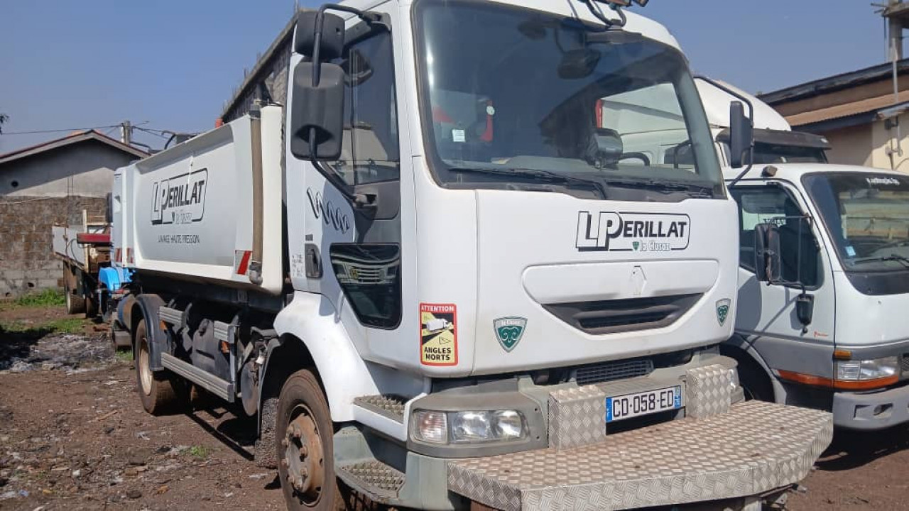 CITERNE 11000 LITRES, Camions - Autobus, Conakry