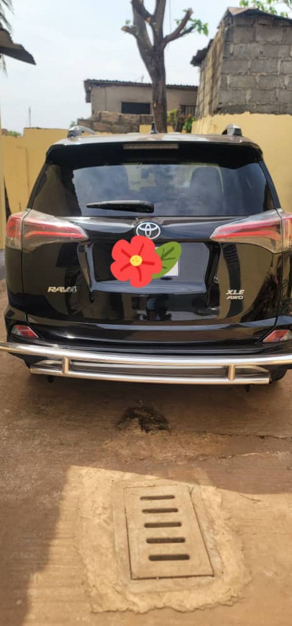 TOYOTA RAV4, Voitures, Conakry