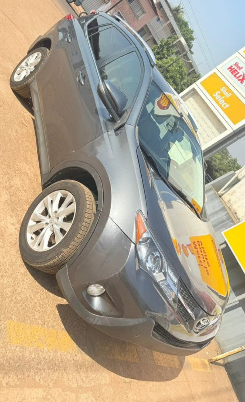 TOYOTA RAV4 LIMITED SORTIE PORT, Voitures, Conakry