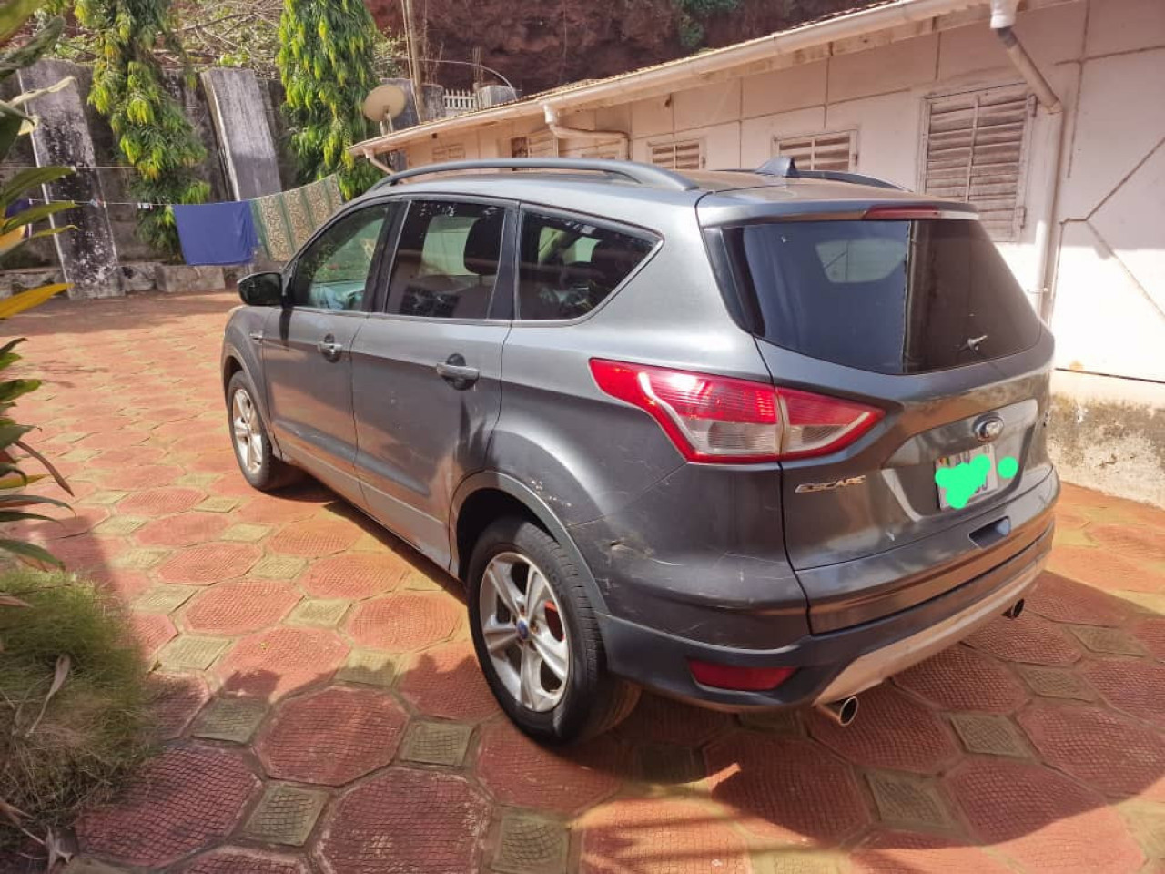 FORD ESCAPE AUTOMATIQUE, Voitures, Conakry