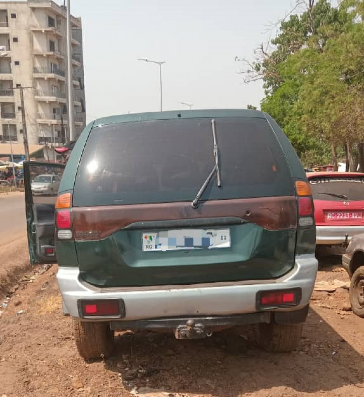 MITSUBISHI PAJERO, Voitures, Conakry