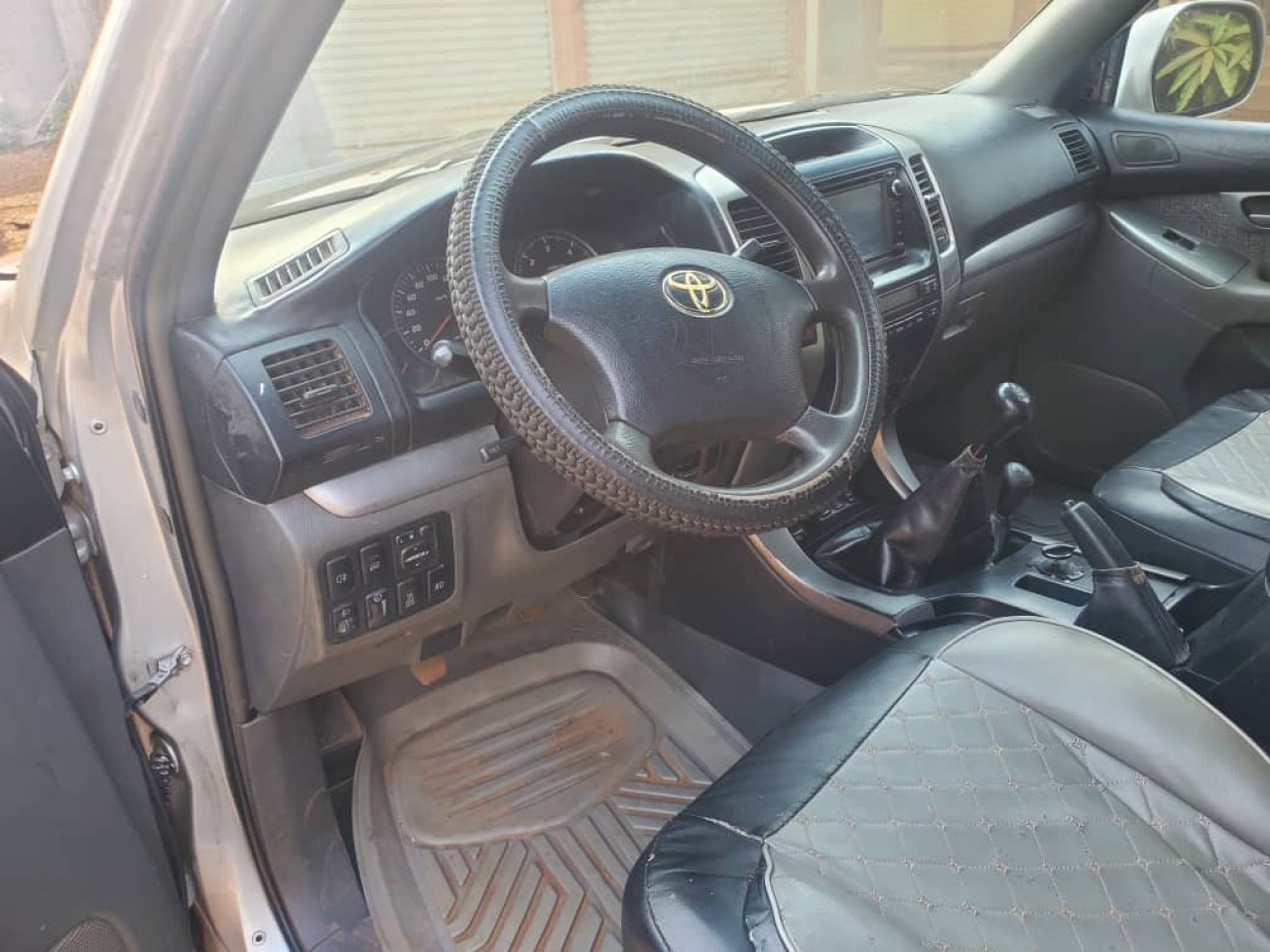 TOYOTA LAND CRUISER CNDD, Voitures, Conakry