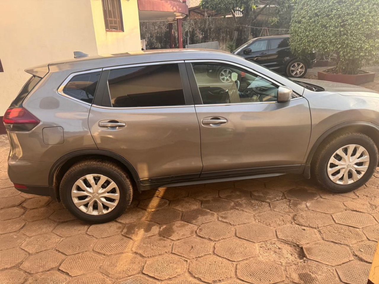 Nissan Rogue, Voitures, Conakry