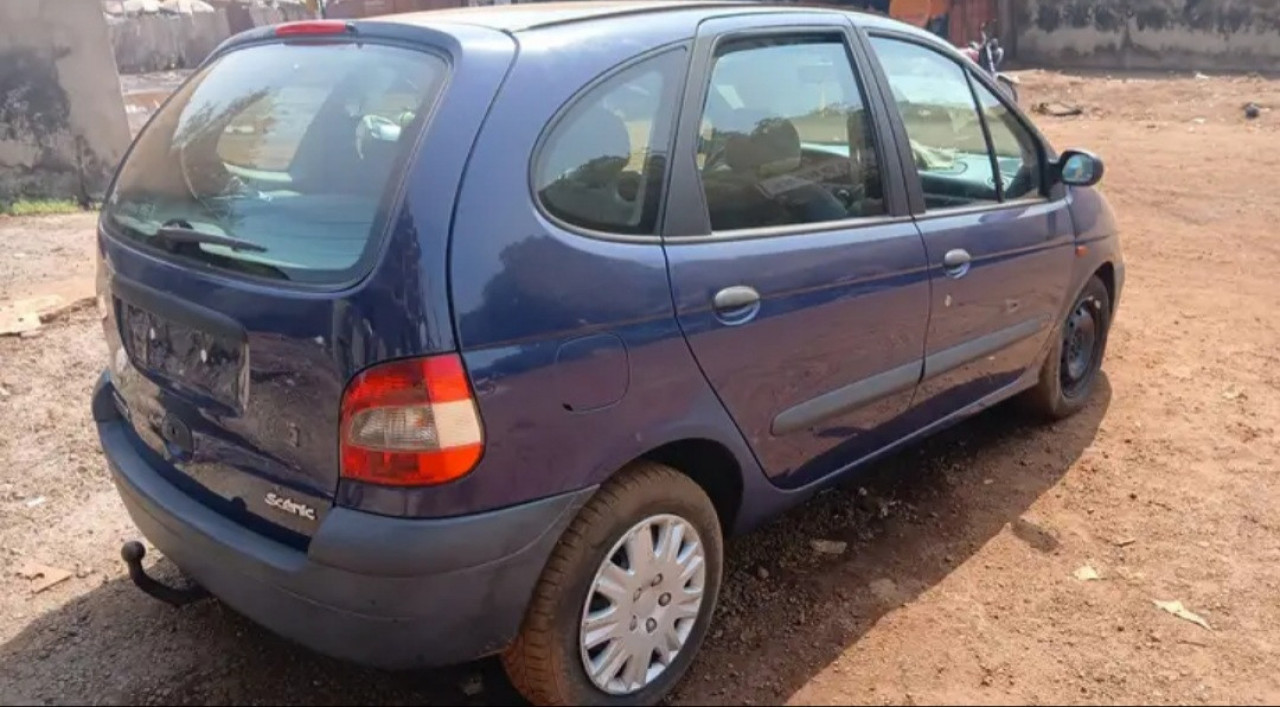 RENAULT SCENIC SORTIE PORT, Voitures, Conakry