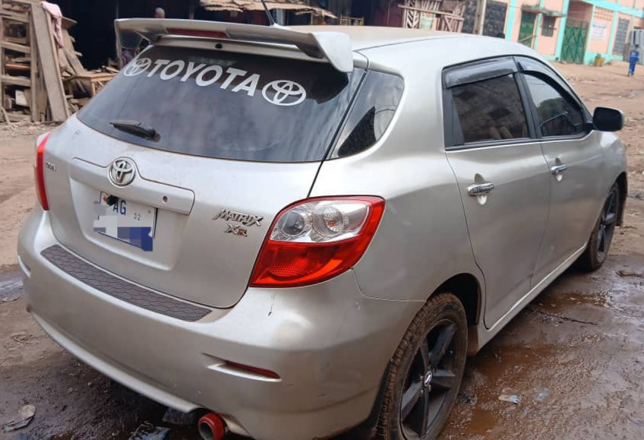 TOYOTA MATRIX AUTOMATIQUE ESSENCES, Voitures, Conakry