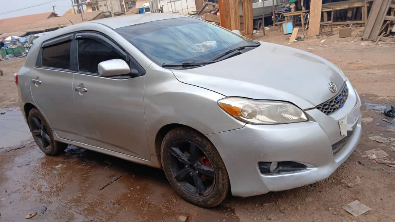 TOYOTA MATRIX AUTOMATIQUE ESSENCES, Voitures, Conakry