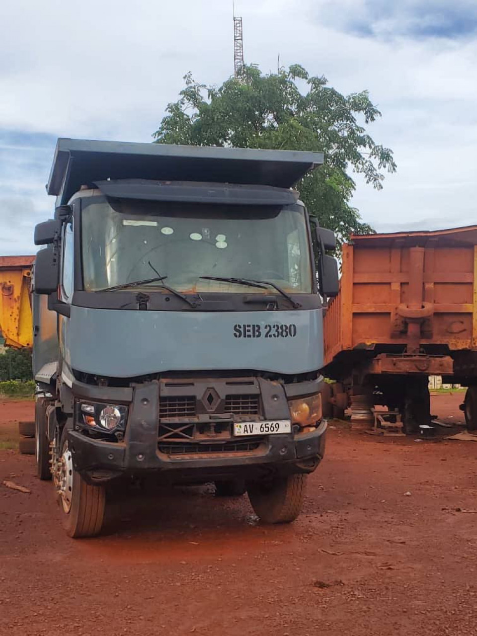 RENAULT FANTOME, Voitures, Conakry