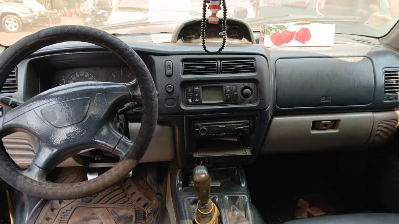 MITSUBISHI PAJERO, Voitures, Conakry