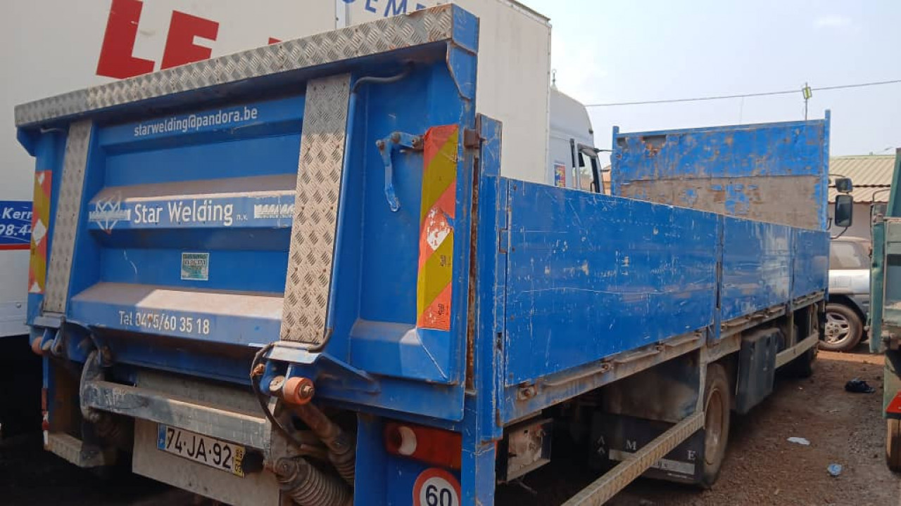 CAMION 6 ROUES RIDELLES, Camions - Autobus, Conakry