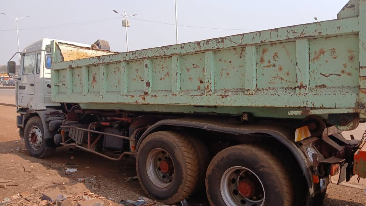 CAMION RENAULT 10 ROUES, Camions - Autobus, Conakry