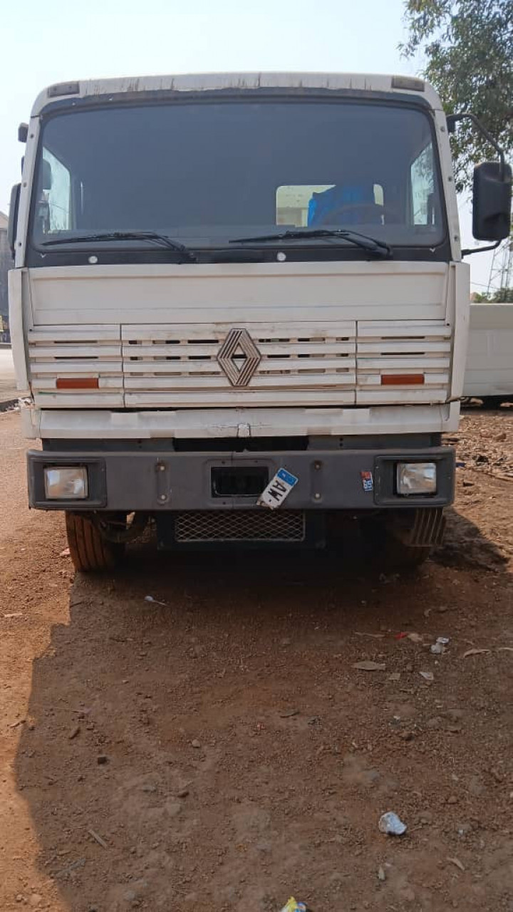 CAMION RENAULT 10 ROUES, Camions - Autobus, Conakry