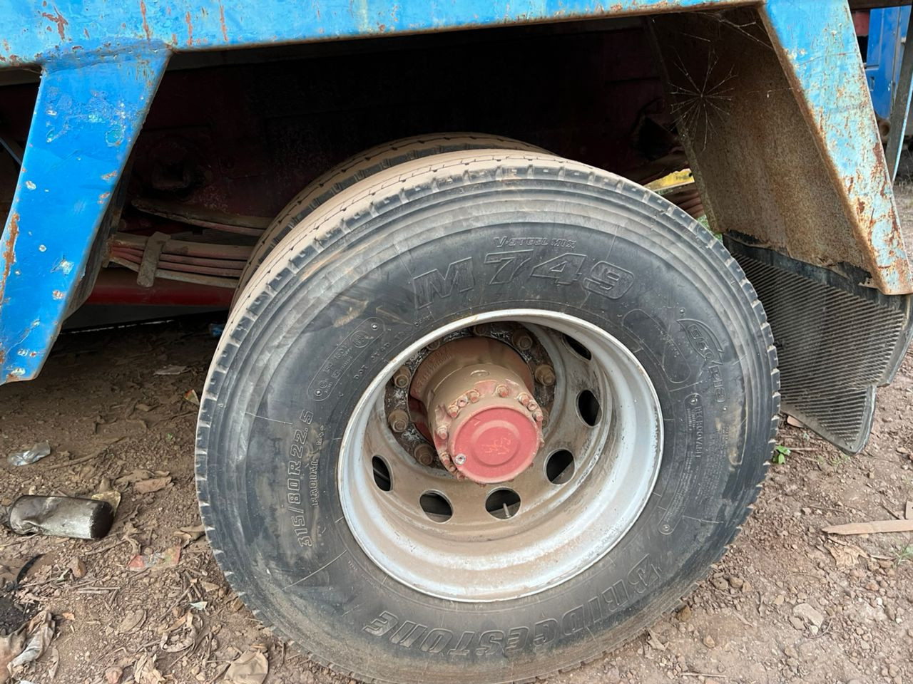 RENAULT BENNE 16 ROUES SORTIE PORT, Camions - Autobus, Conakry