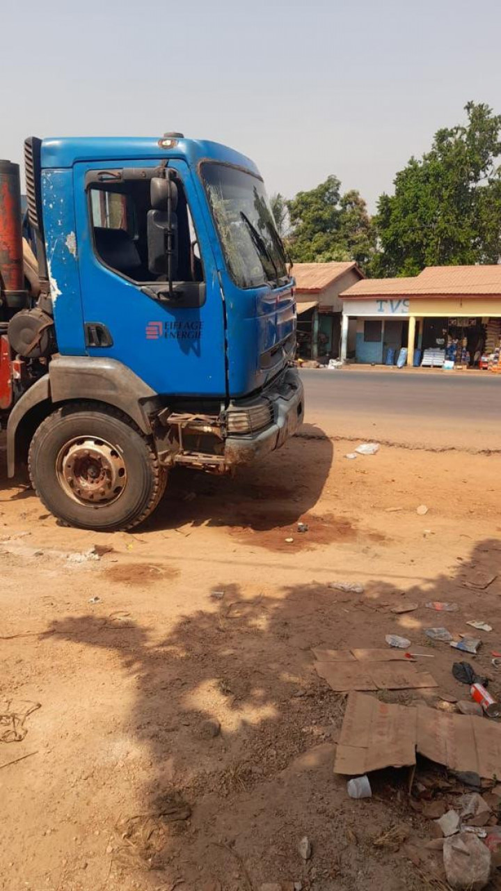 RENAULT CAMION BENNE 10 ROUES, Camions - Autobus, Conakry