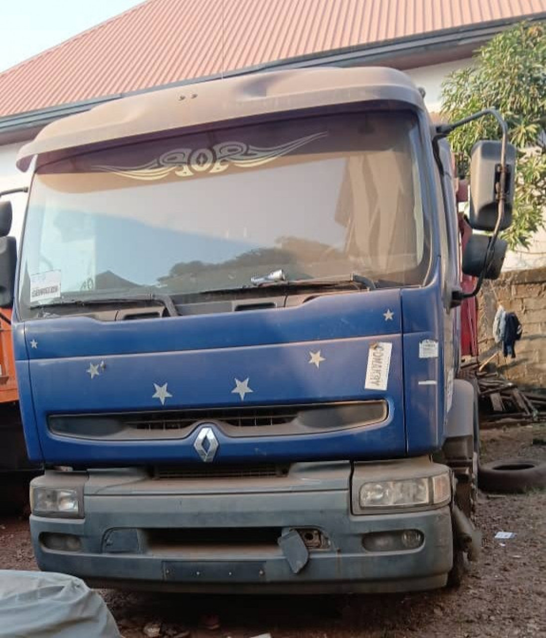 CAMION 10 ROUES RENAULT PREMIUM, Camions - Autobus, Conakry