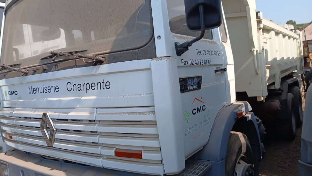 RENAULT MANAGER 10 ROUES, Camions - Autobus, Conakry