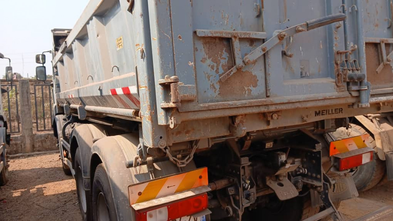 CAMION RENAULT KERAX 10 ROUES, Camions - Autobus, Conakry