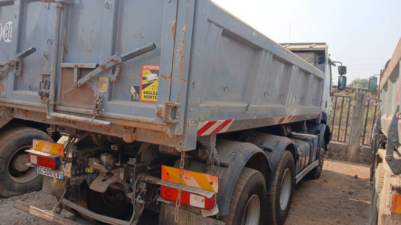 CAMION RENAULT KERAX 10 ROUES, Camions - Autobus, Conakry