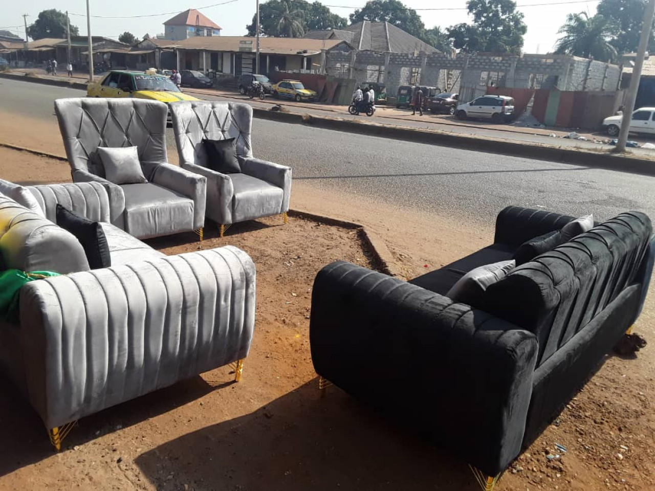 CANAPE MODERNE, Lits - Fauteuils, Conakry