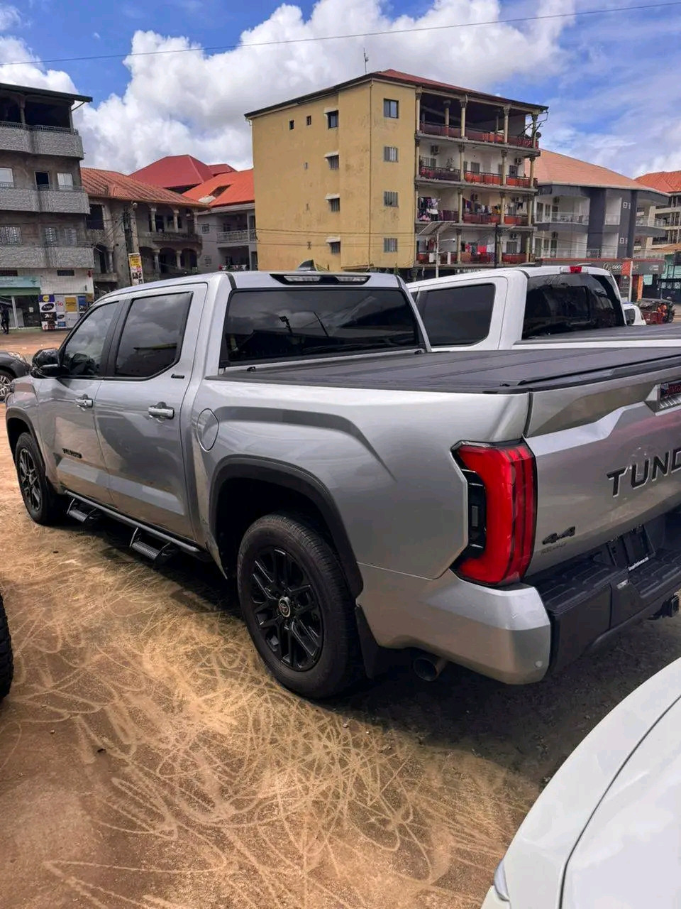 Toyota tundra, Voitures, Conakry