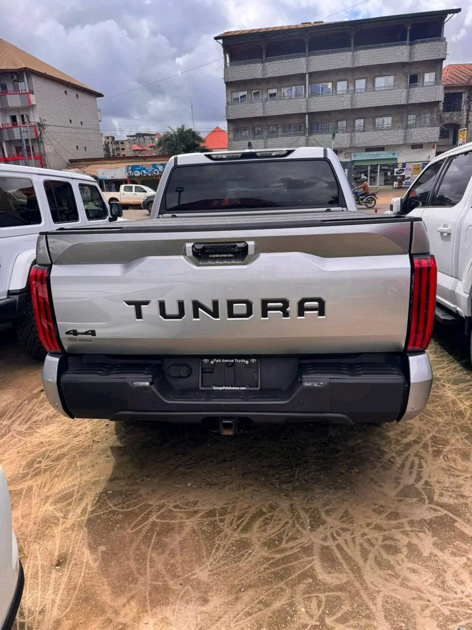 Toyota tundra, Voitures, Conakry