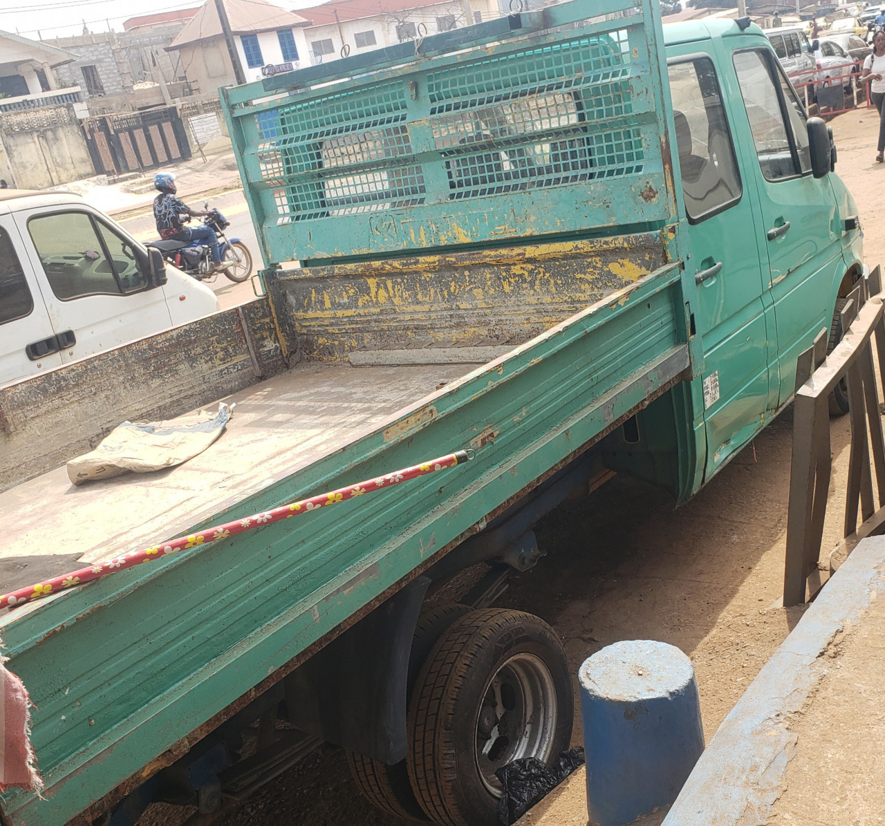 CAMION BENNE 6 ROUES MERCEDES SPRINTER, Camions - Autobus, Conakry