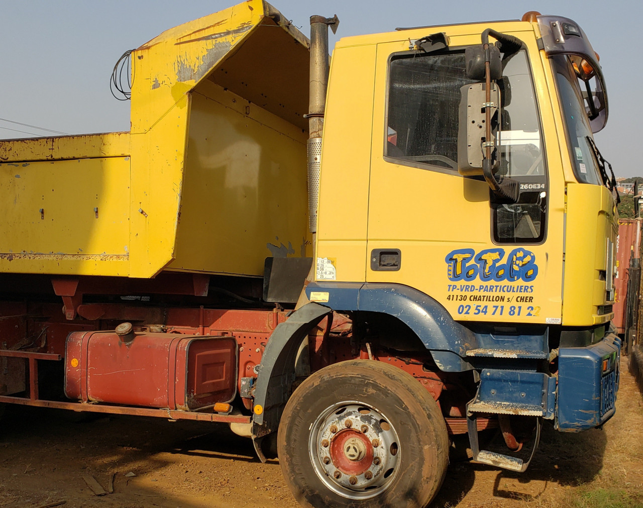 CAMION IVECO 10 ROUES SORTIE PORT, Camions - Autobus, Conakry