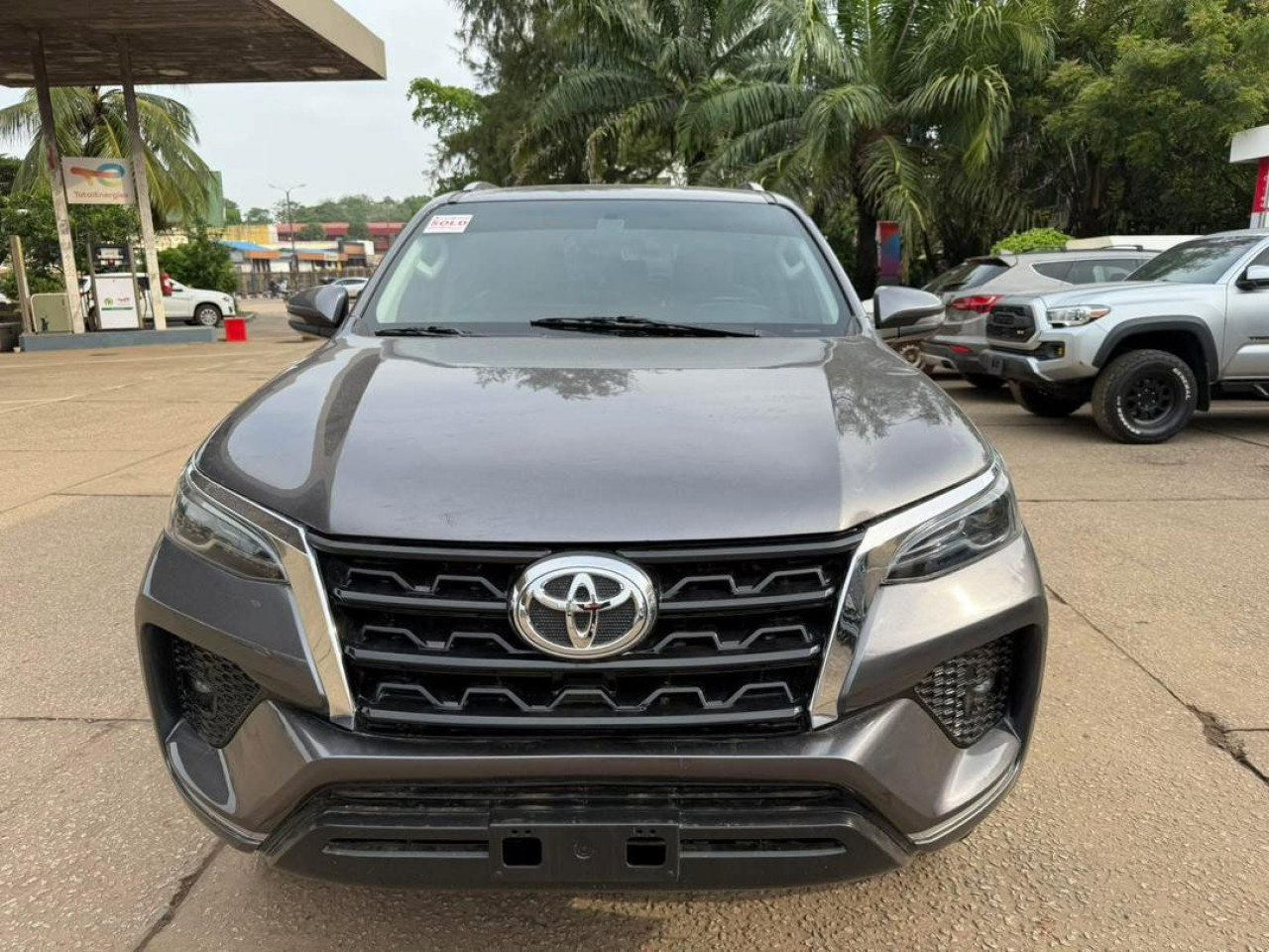 Toyota Fortuner sortie d’usine, Voitures, Conakry