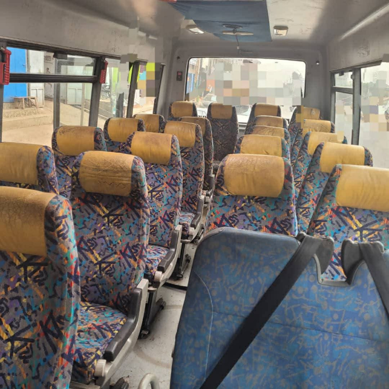 BUS IVECO SORTIE PORT 22 PLACES, Camions - Autobus, Conakry