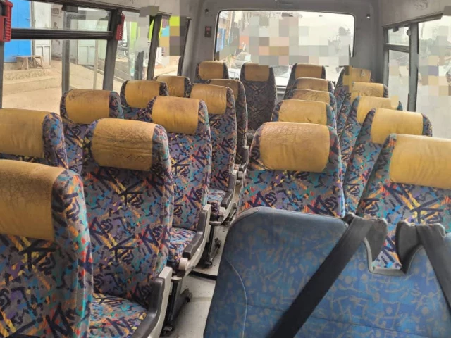 BUS IVECO SORTIE PORT 22 PLACES, Camions - Autobus, Conakry