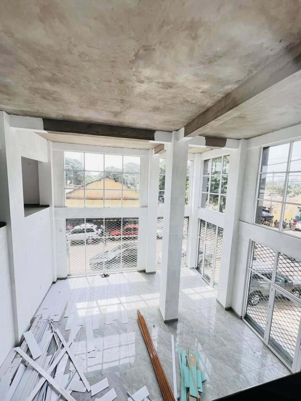 UN SHOW ROOM EN DUPLEX À LOUER À KALOUM, Autres Immobiliers, Conakry