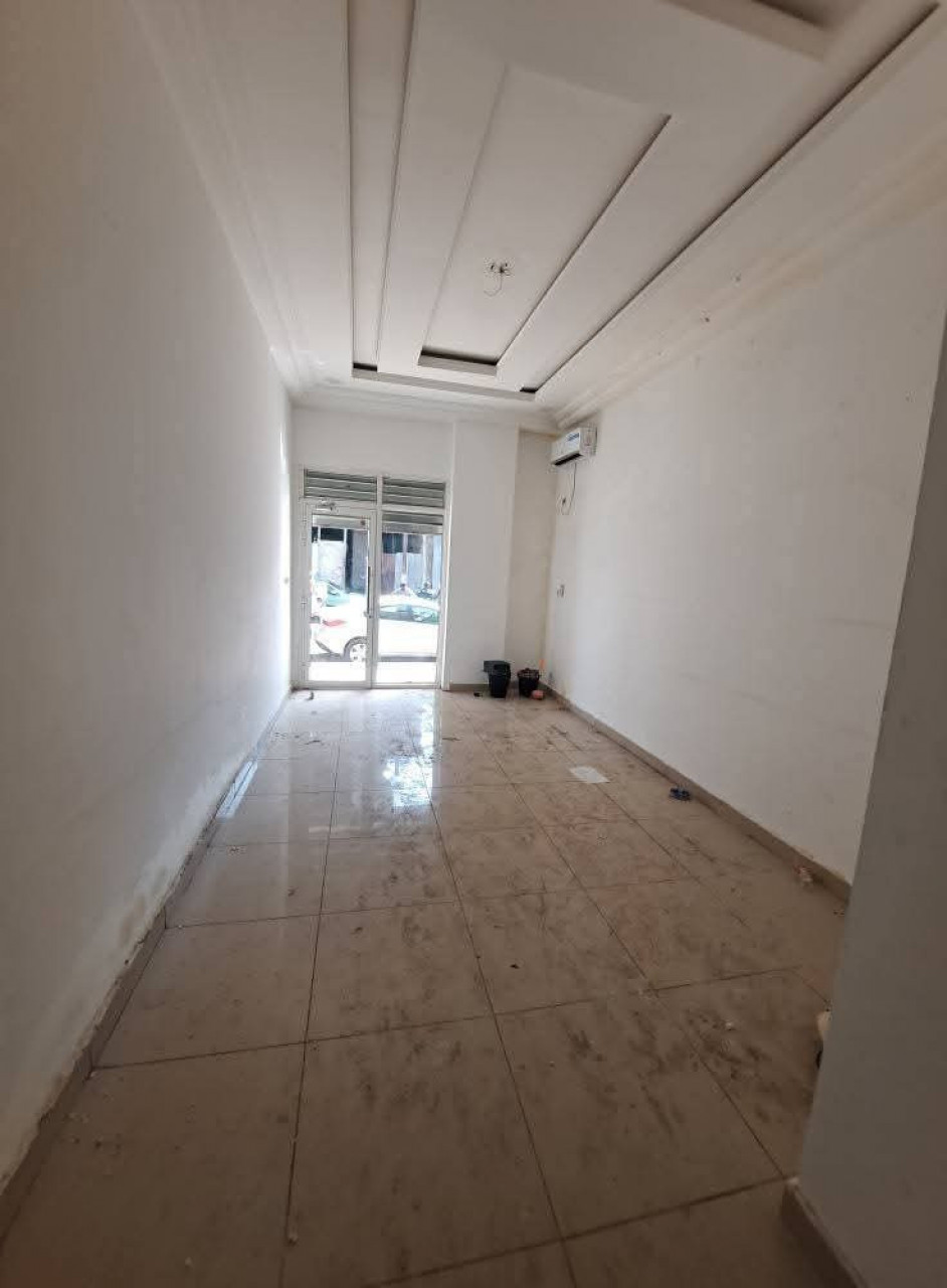 MISE EN LOCATION D’UN MAGASIN À KALOUM, Autres Immobiliers, Conakry