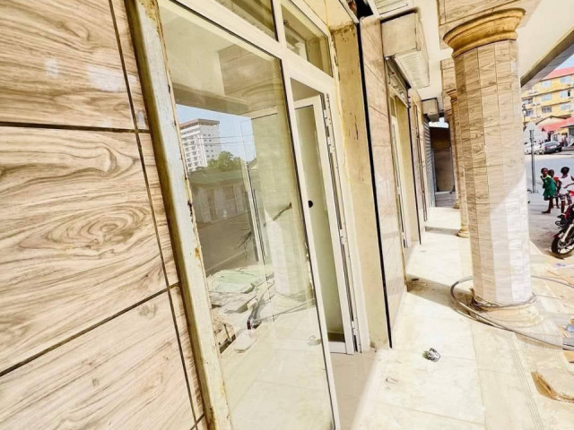 MISE EN LOCATION D’UN MAGASIN À KALOUM, Autres Immobiliers, Conakry