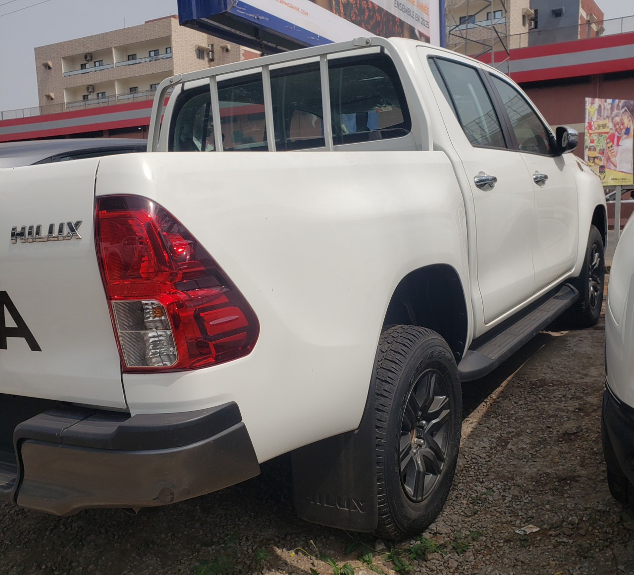 TOYOTA HILUX 2023 SORTIE D'USINE, Voitures, Conakry