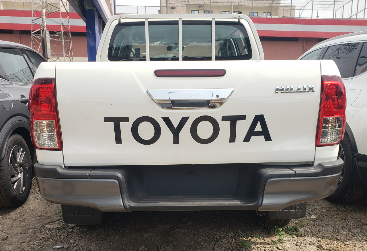 TOYOTA HILUX 2023 SORTIE D'USINE, Voitures, Conakry