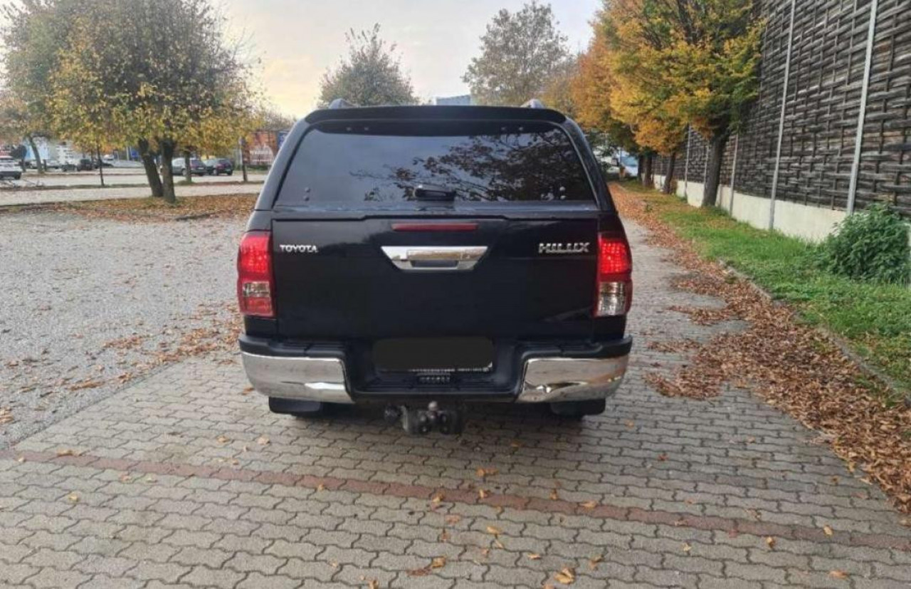 TOYOTA HILUX 2018 SORTIE PORT AUTOMATIQUE, Voitures, Conakry