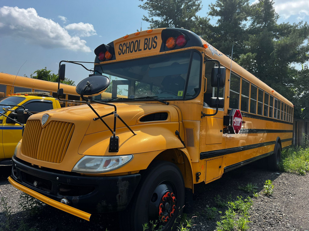 SCHOOL BUS GMC 52 PLACES SORTIE PORT, Camions - Autobus, Conakry