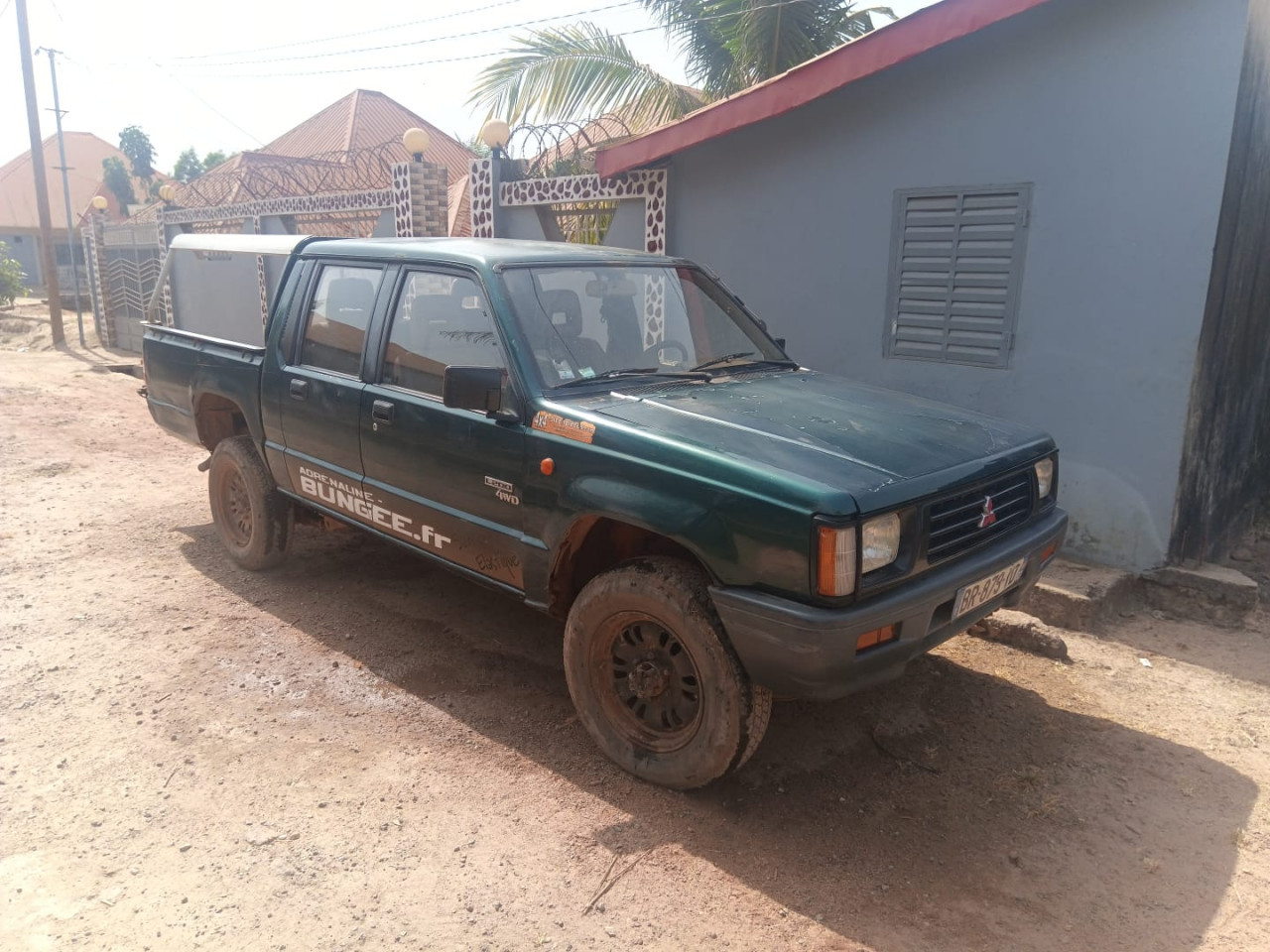 MITSUBISHI L200 SORTIE PORT, Voitures, Conakry