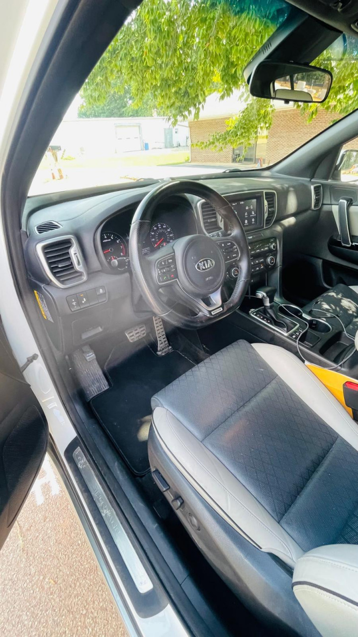 KIA SPORTAGE AUTOMATIQUE SORTIE PORT, Voitures, Conakry