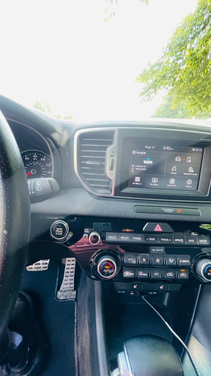 KIA SPORTAGE AUTOMATIQUE SORTIE PORT, Voitures, Conakry