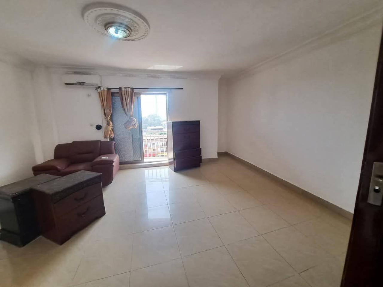 APPARTEMENT À LOUER À KALOUM, Appartements, Conakry