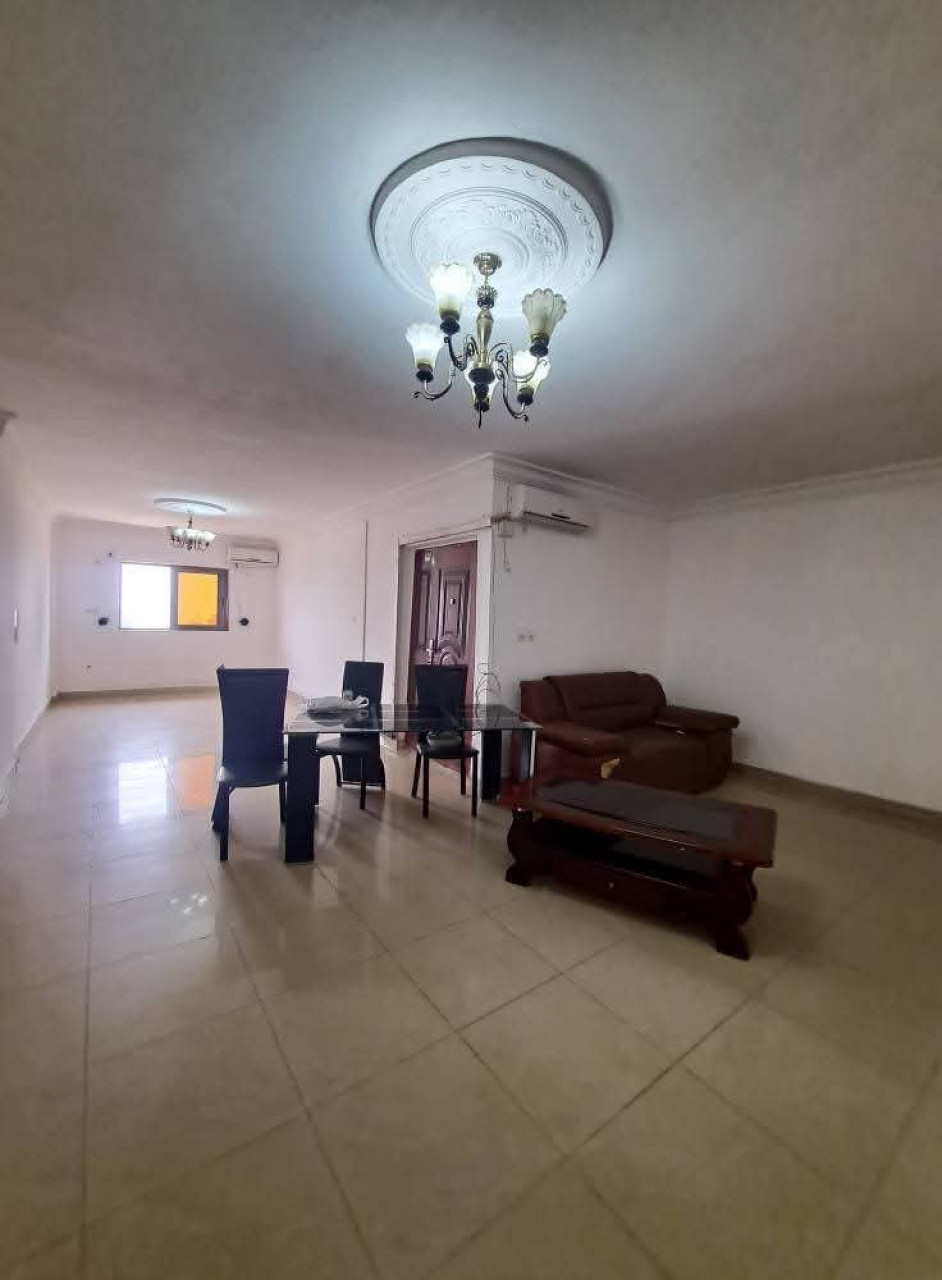 APPARTEMENT À LOUER À KALOUM, Appartements, Conakry