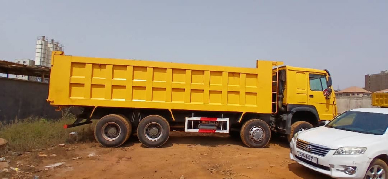 Camions Howo 12Roues, Camions - Autobus, Conakry